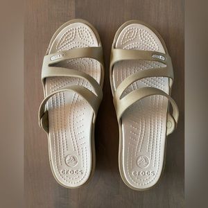 Crocs Patricia Sandals Women’s Size 7 in Khaki
